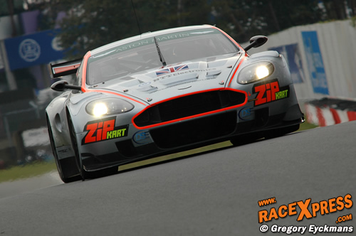 Gigawave Motorsport Aston Martin DBR9 tijdens de seizoensfinale op Zolder